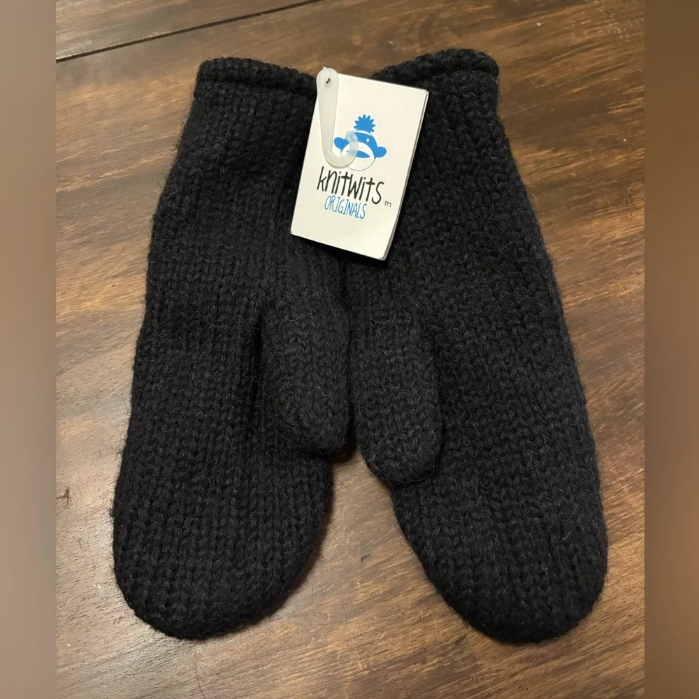 Kids Knit Mittens & Matching Hat